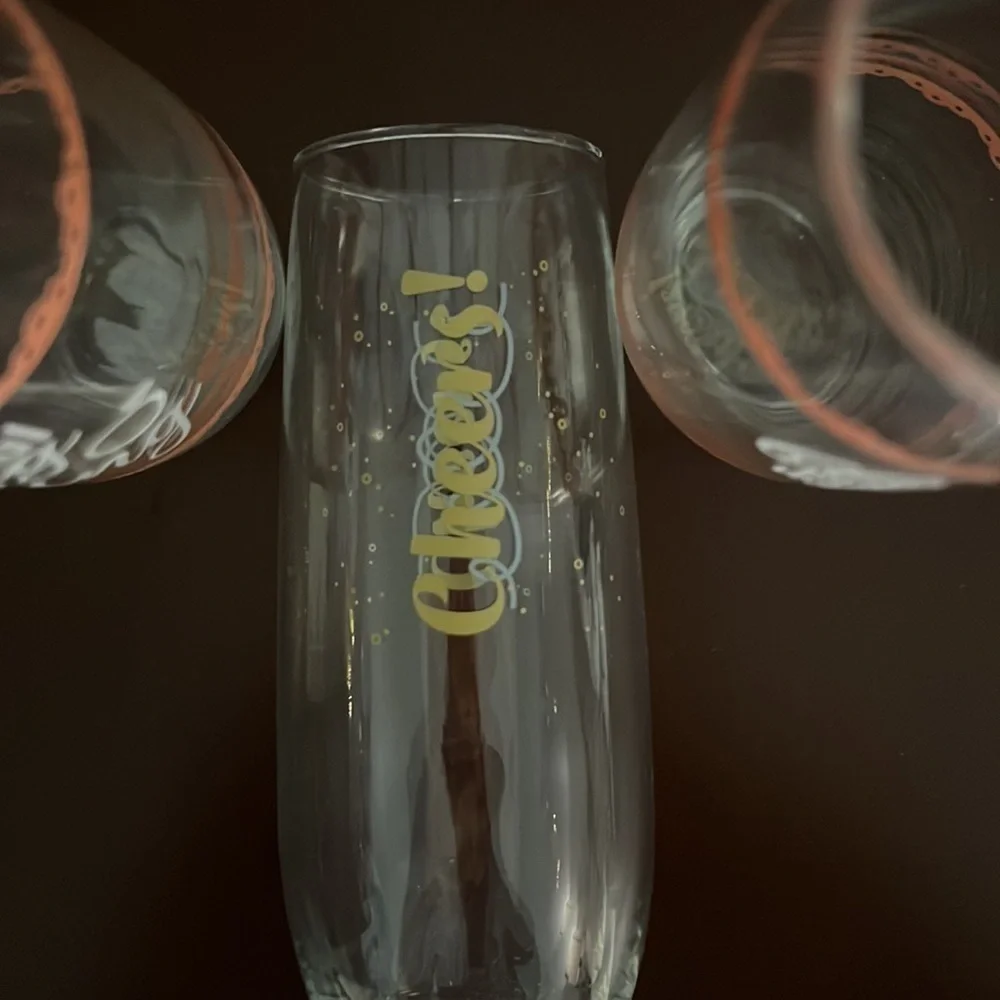 Set of 8 'Cheers' and 'Final fling...' champagne glasses + inflatable 'ring' and